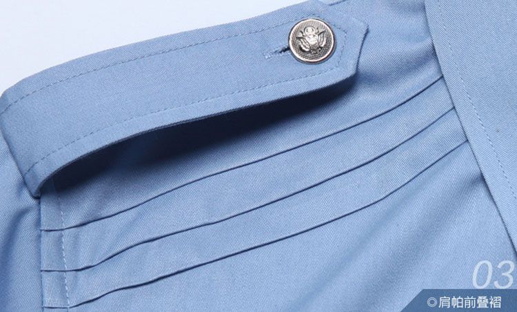 肩部壓褶設(shè)計，更有厚重感